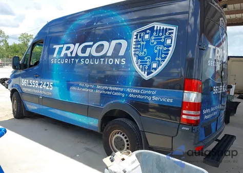 2018 Mercedes-Benz Sprinter 2500 Standard Roof V6 из США, поврежденный, VIN WD3PE7CD3JP641332